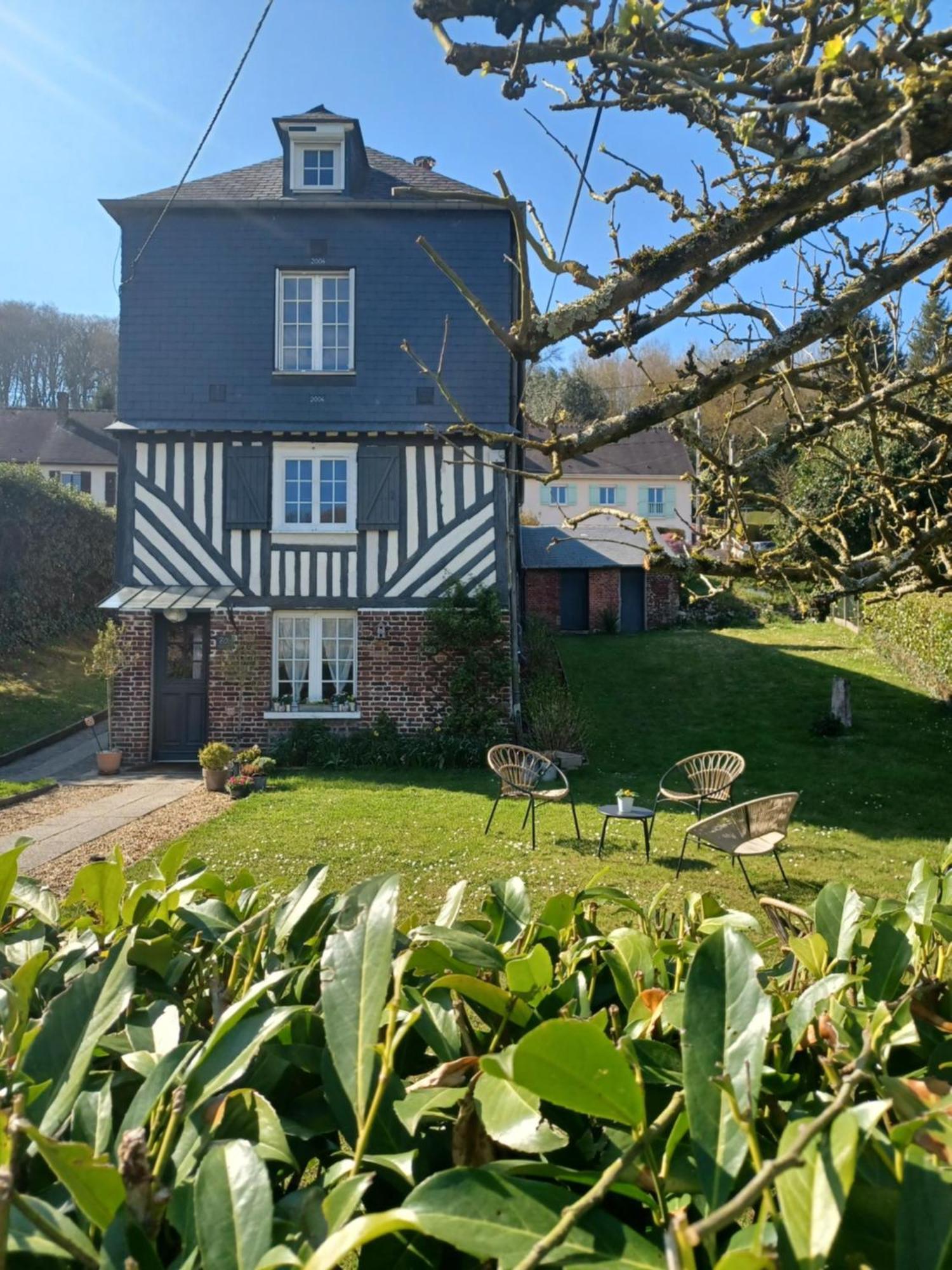 Bed and Breakfast Les Pommiers Honfleur Exterior foto
