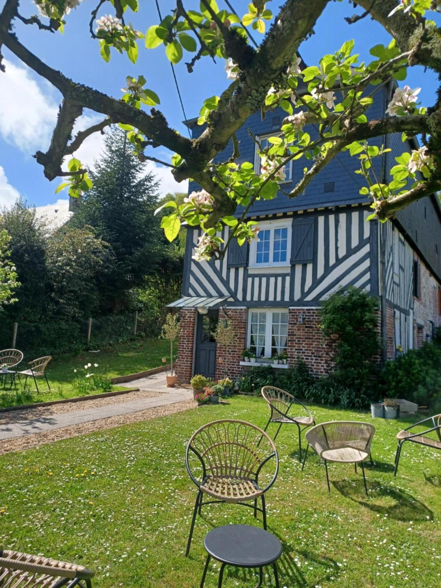 Bed and Breakfast Les Pommiers Honfleur Exterior foto